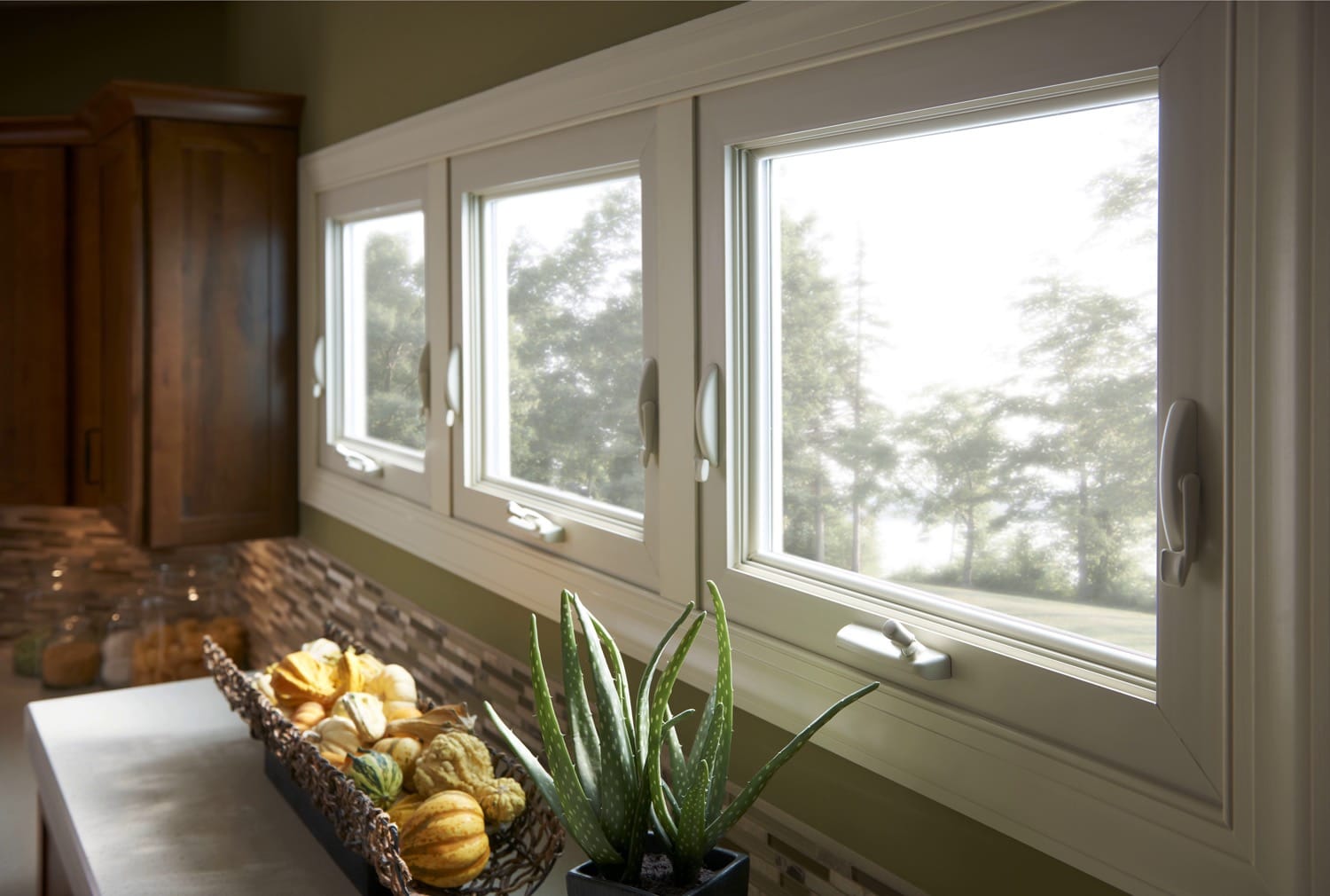 Awning Windows Keep Moisture Outside Let Light Inside Rusco