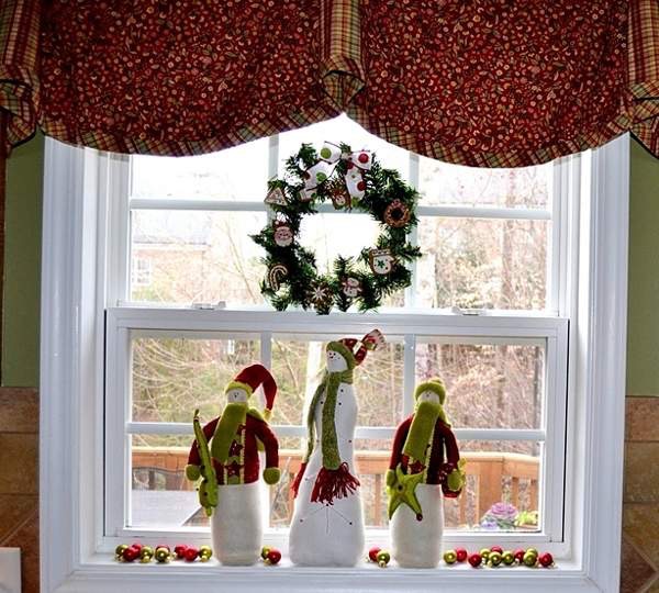 Decorating Your Windows for the Holidays